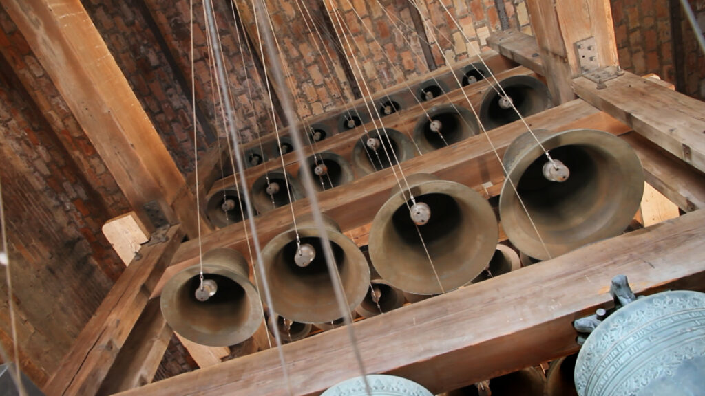 documentaire sur les cloches et les carillons des Pyrénées-Orientales réalisé par Olivier Moulaï produit par les amis du carillon de la cathédrale de Perpignan